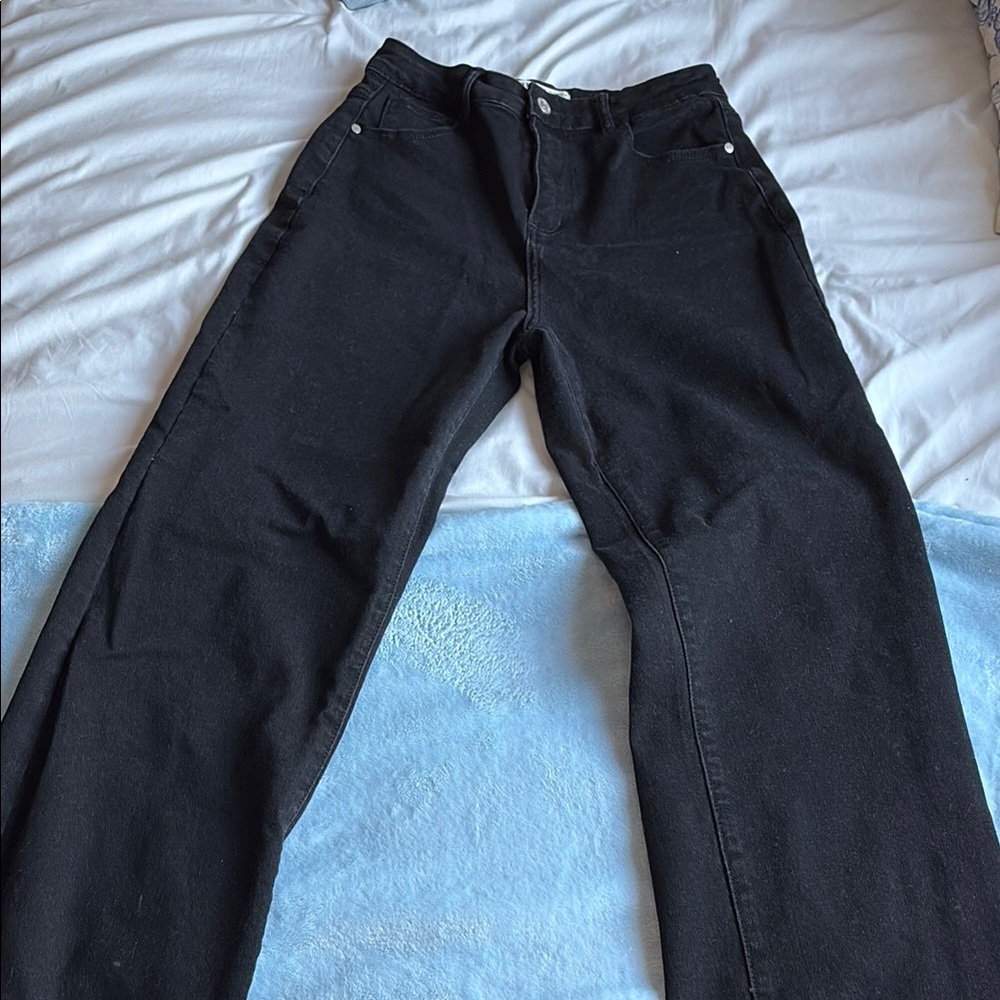 Classic Black Straight-Leg Jeans